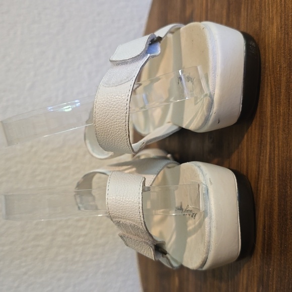 Easy Spirit Womens White Leather Adjustable Sandals Strappy Minimalist Sz.10 - Picture 3 of 11